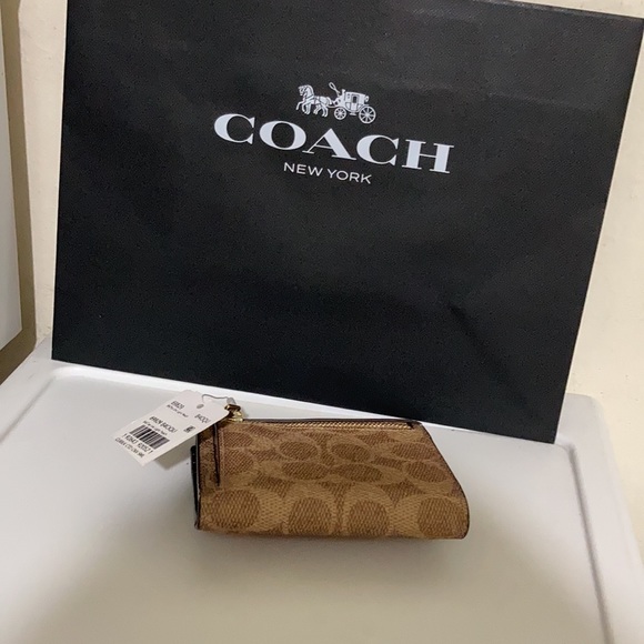 Coach Color. Block signature wallet B4 /Tab/Inj/Light Peach leather - Picture 5 of 11